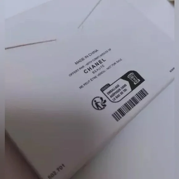 Chanel Hair Pins 💗 - Picture 5 of 5